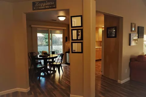 1034 Iris Cir, Central Point, OR 97502 photo 7