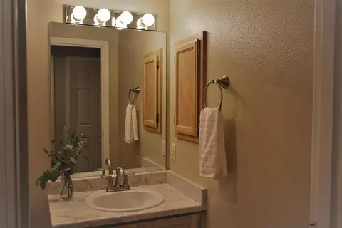 1034 Iris Cir, Central Point, OR 97502 photo 17