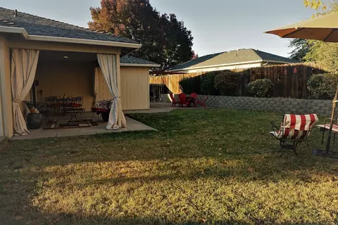 1034 Iris Cir, Central Point, OR 97502 photo 32