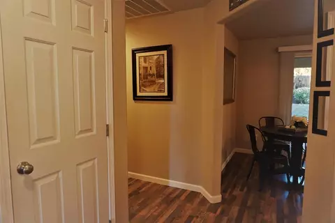 1034 Iris Cir, Central Point, OR 97502 photo 4