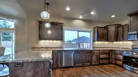 1026 Arrowhead Trl, Eagle Point, OR 97524 photo 12
