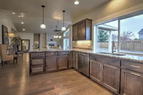1026 Arrowhead Trl, Eagle Point, OR 97524 photo 15