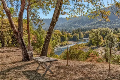 3749 Foothill Blvd, Grants Pass, OR 97526 photo 1