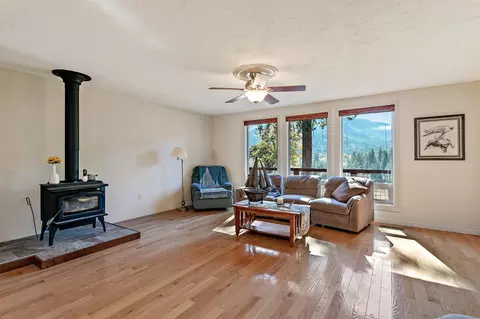 3749 Foothill Blvd, Grants Pass, OR 97526 photo 4