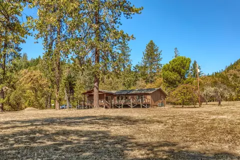 3749 Foothill Blvd, Grants Pass, OR 97526 photo 8