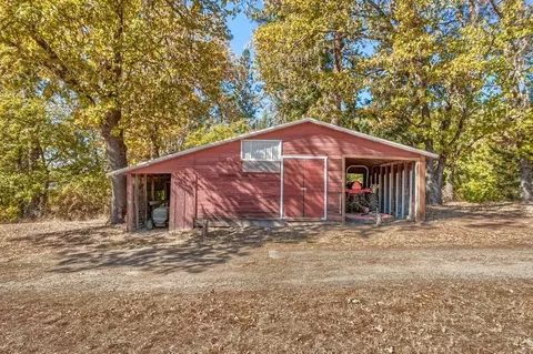 3749 Foothill Blvd, Grants Pass, OR 97526 photo 6