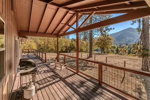 3749 Foothill Blvd, Grants Pass, OR 97526 photo 12
