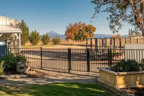 187 Sierra Dr, Eagle Point, OR 97524 photo 5