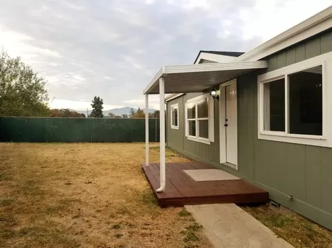 2326 Lara Ln, Central Point, OR 97502 photo 3