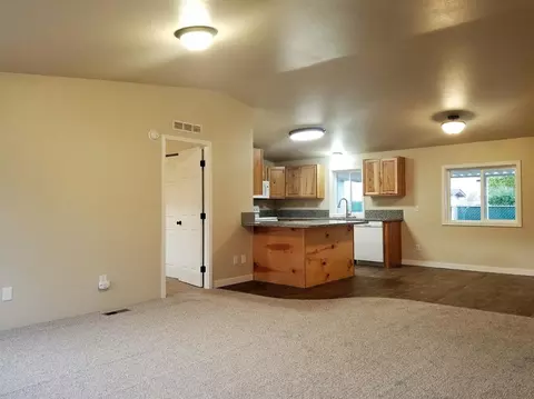 2326 Lara Ln, Central Point, OR 97502 photo 6