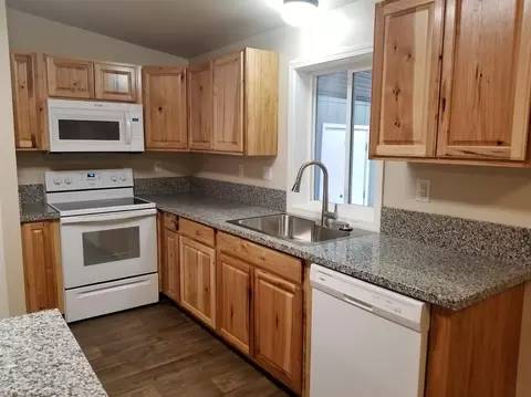 2326 Lara Ln, Central Point, OR 97502 photo 9