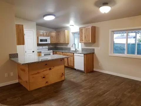 2326 Lara Ln, Central Point, OR 97502 photo 7