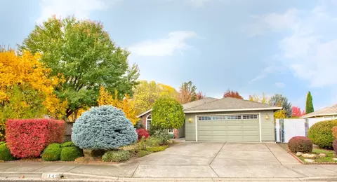 149 Meadow View Dr, Phoenix, OR 97535 photo 1