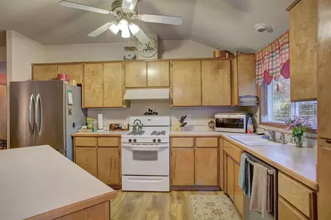 149 Meadow View Dr, Phoenix, OR 97535 photo 10