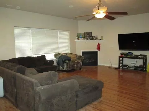 668 Sheffield, Eagle Point, OR 97524 photo 5