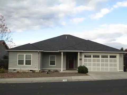 668 Sheffield, Eagle Point, OR 97524 photo 1