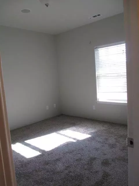 668 Sheffield, Eagle Point, OR 97524 photo 8