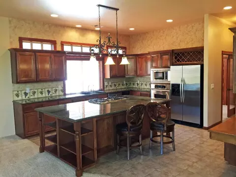 149 Bellerive Dr, Eagle Point, OR 97524 photo 2