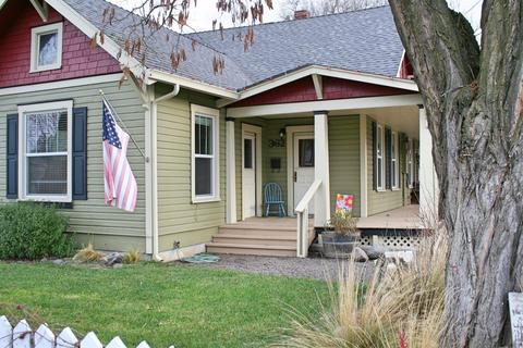 362 N 3rd St, Central Point, OR 97502 photo 2