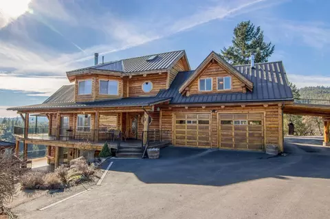 5167 Rogue River Dr, Eagle Point, OR 97524 photo 1