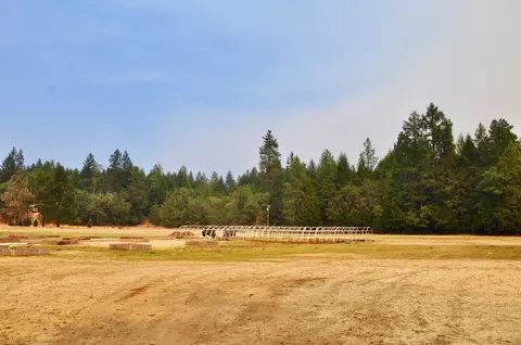 240 Garner Rd, Cave Junction, OR 97523 photo 4
