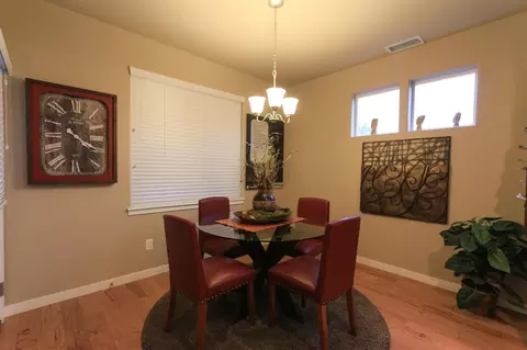 44 Oak Heights Dr, Eagle Point, OR 97524 photo 2