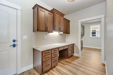 406 Waterside Dr, Central Point, OR 97502 photo 11