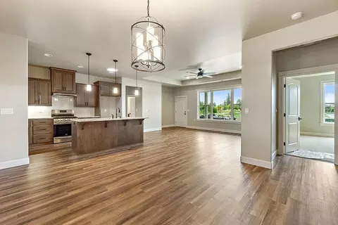 406 Waterside Dr, Central Point, OR 97502 photo 5