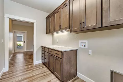 406 Waterside Dr, Central Point, OR 97502 photo 13