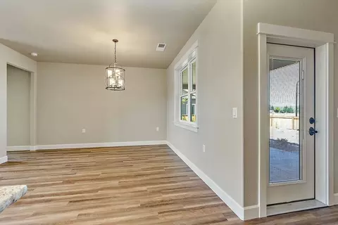 406 Waterside Dr, Central Point, OR 97502 photo 14