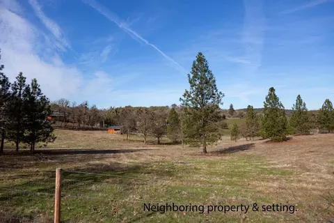 4610 Glen Echo Way, Central Point, OR 97502 photo 2