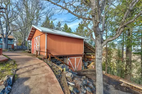 930 Leafwood Dr, Eagle Point, OR 97524 photo 33