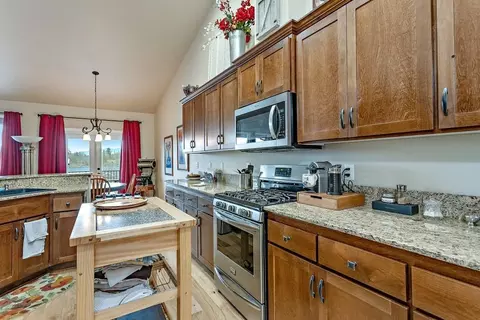 155 Sky Hawk Dr, Eagle Point, OR 97524 photo 6