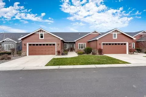 155 Sky Hawk Dr, Eagle Point, OR 97524 photo 1