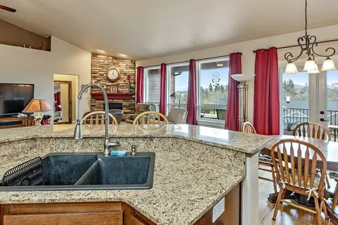 155 Sky Hawk Dr, Eagle Point, OR 97524 photo 8