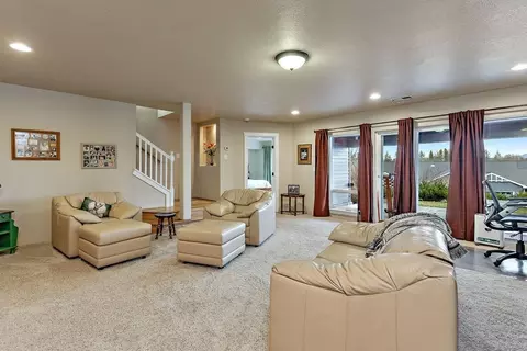 155 Sky Hawk Dr, Eagle Point, OR 97524 photo 23