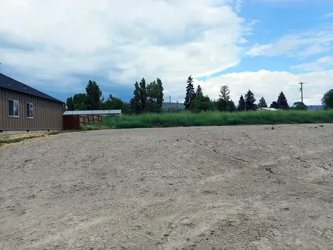 3822 Pointer Dr, Klamath Falls, OR 97603 photo 1