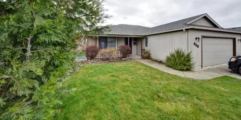 630 Karic Way, Eagle Point, OR 97524 photo 3
