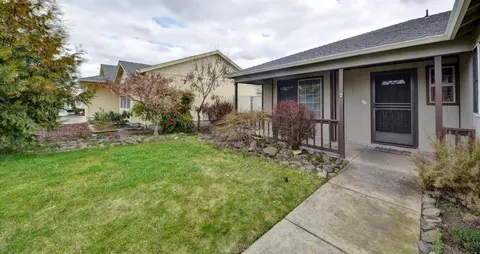 630 Karic Way, Eagle Point, OR 97524 photo 4