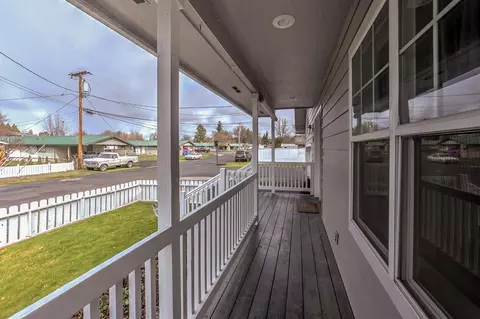743 Platt Pl, Eagle Point, OR 97524 photo 5