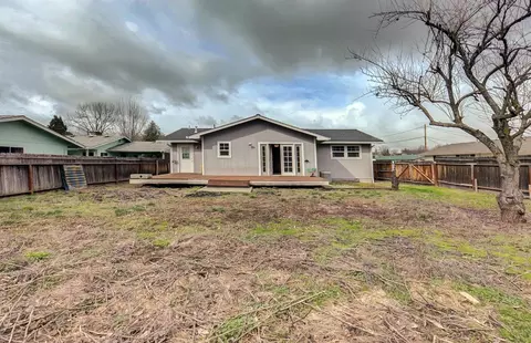 743 Platt Pl, Eagle Point, OR 97524 photo 34