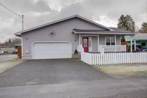 743 Platt Pl, Eagle Point, OR 97524 photo 2