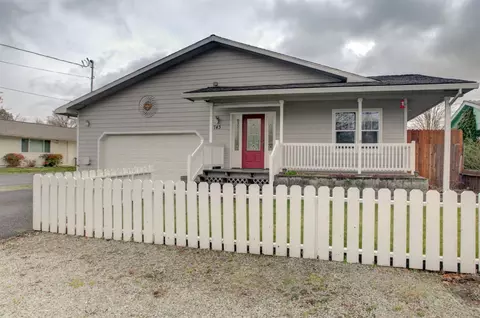 743 Platt Pl, Eagle Point, OR 97524 photo 1