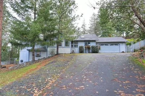 125 Harper Loop, Grants Pass, OR 97527 photo 1