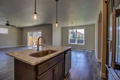 930 Arrowhead Trl, Eagle Point, OR 97524 photo 6