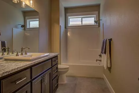 930 Arrowhead Trl, Eagle Point, OR 97524 photo 17
