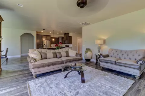 930 Arrowhead Trl, Eagle Point, OR 97524 photo 10