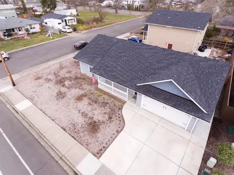 262 N 2nd St, Central Point, OR 97502 photo 14