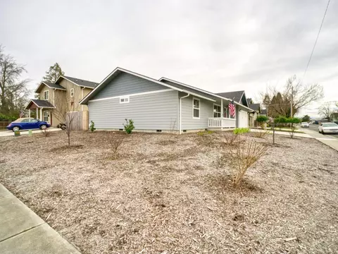 262 N 2nd St, Central Point, OR 97502 photo 18