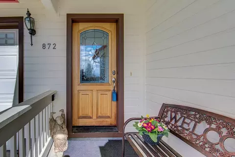 872 Ridgeview Dr, Eagle Point, OR 97524 photo 2